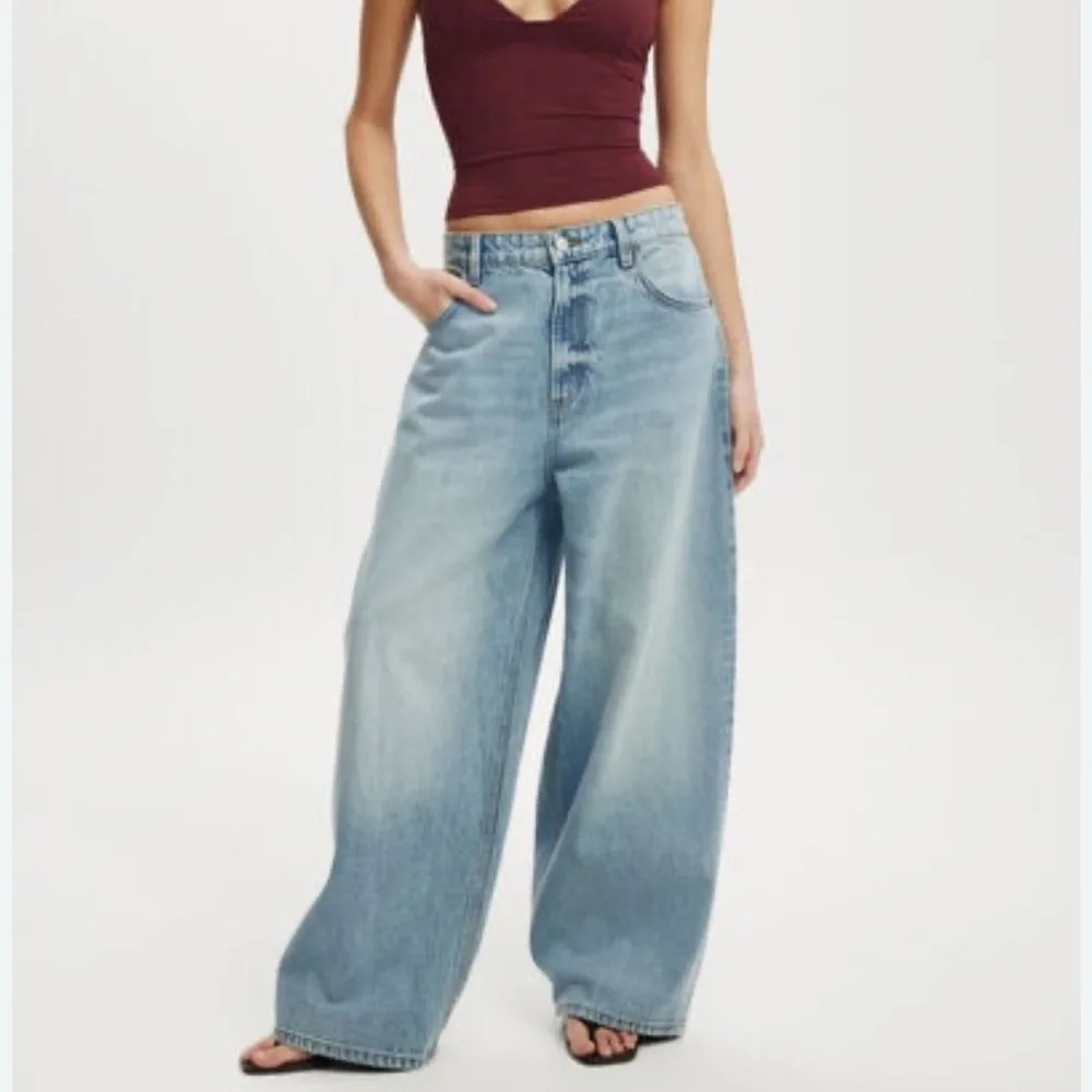 Wayf Denim Blue Wide-Leg trouser style Jeans size small Very - Picture 1 of 8